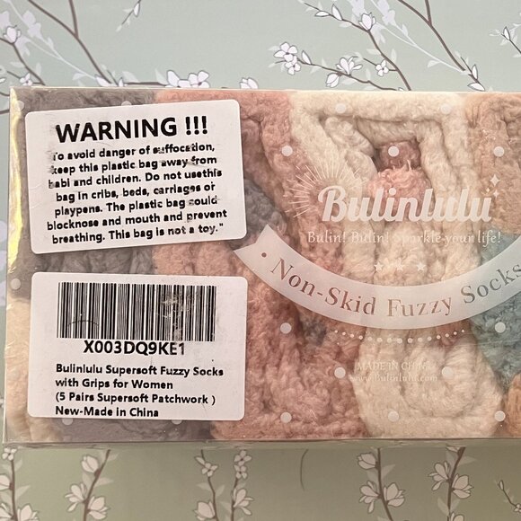 Super soft non-skid fuzzy socks (5 pairs) - Picture 3 of 3